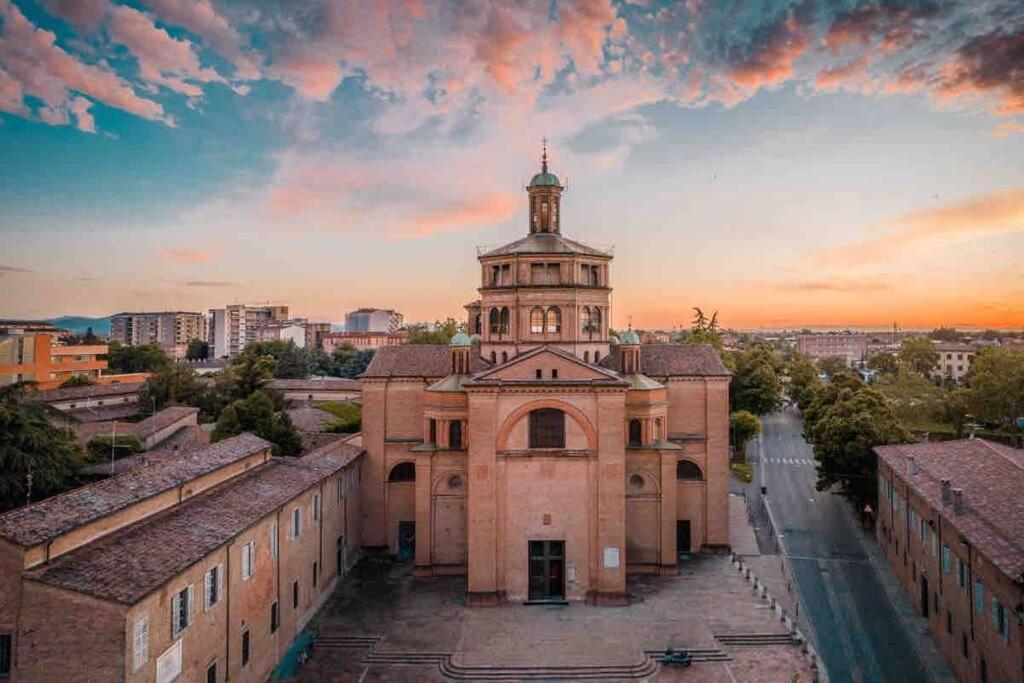 Mansarda Con Vista In Centro A Piacenza Apartamento Exterior foto